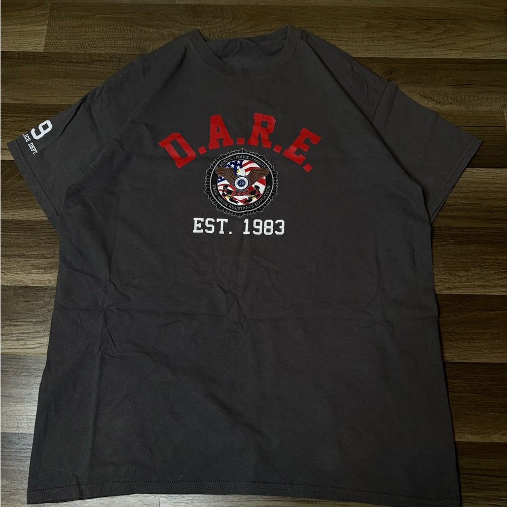 D.A.R.E. Graphic Dark Gray Men's M T-Shirt Police Awareness